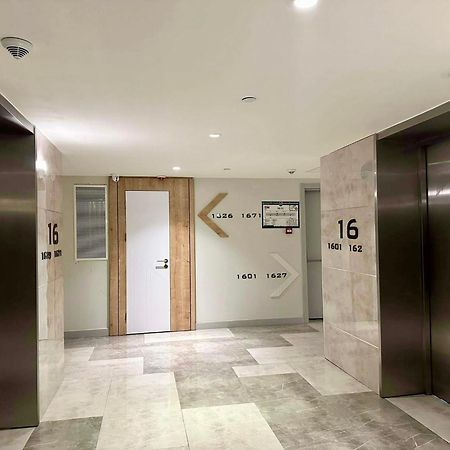 Orbi City Suite With Sea View 巴统 外观 照片