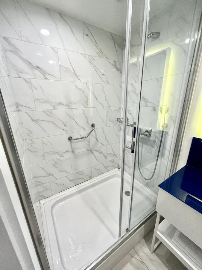Orbi City Suite With Sea View 巴统 外观 照片