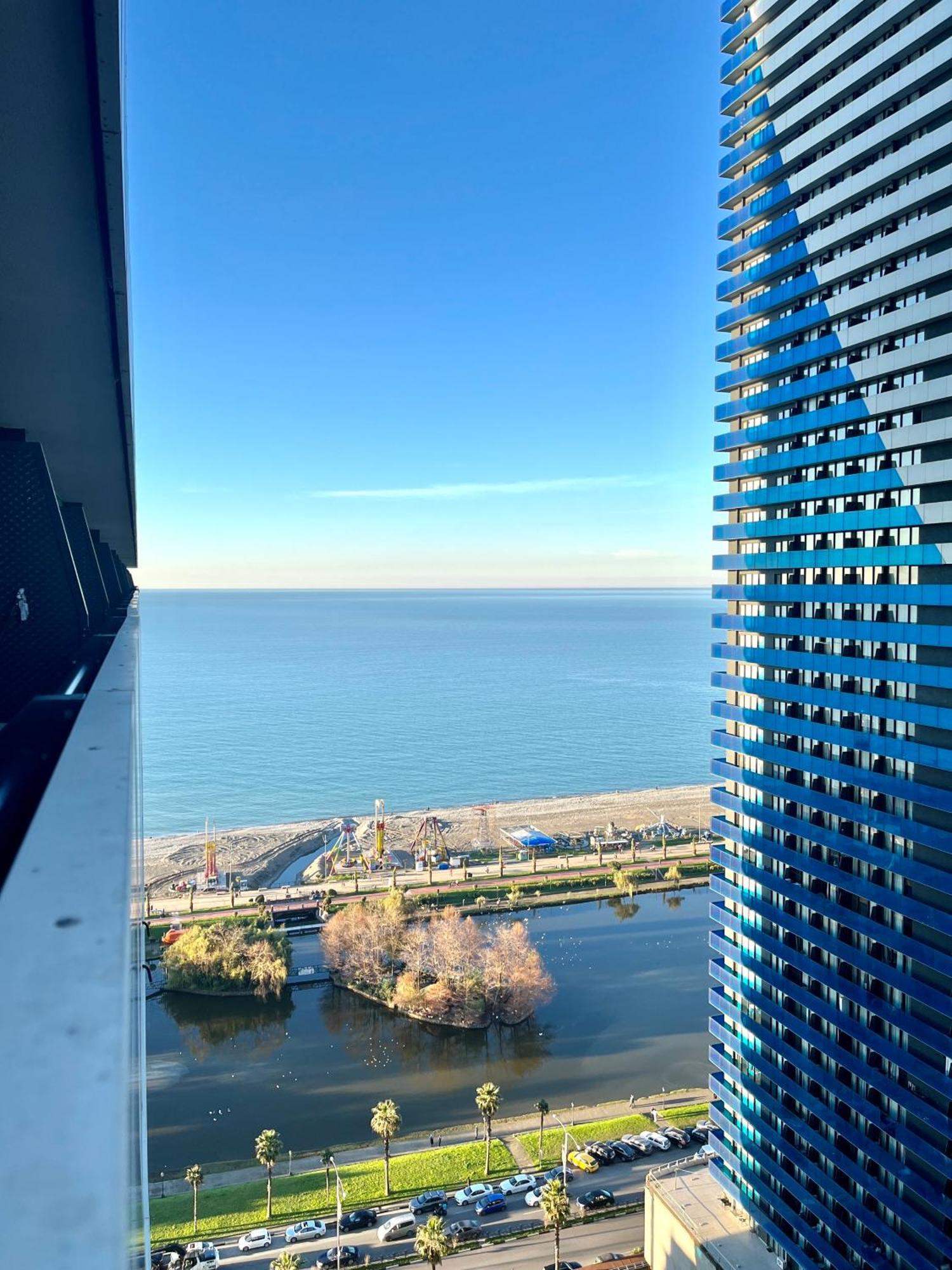 Orbi City Suite With Sea View 巴统 外观 照片