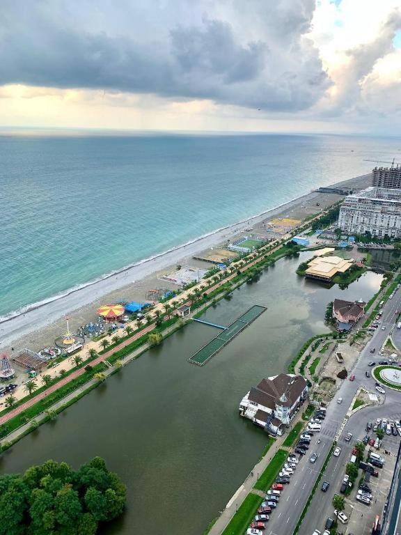 Orbi City Suite With Sea View 巴统 外观 照片